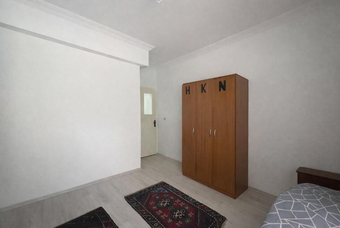 TRAMVAY DURAĞINA YAKIN SATILIK 3+1 DAİRE