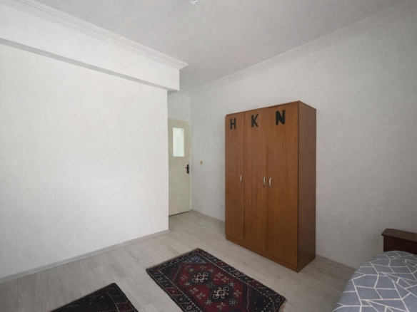 TRAMVAY DURAĞINA YAKIN SATILIK 3+1 DAİRE