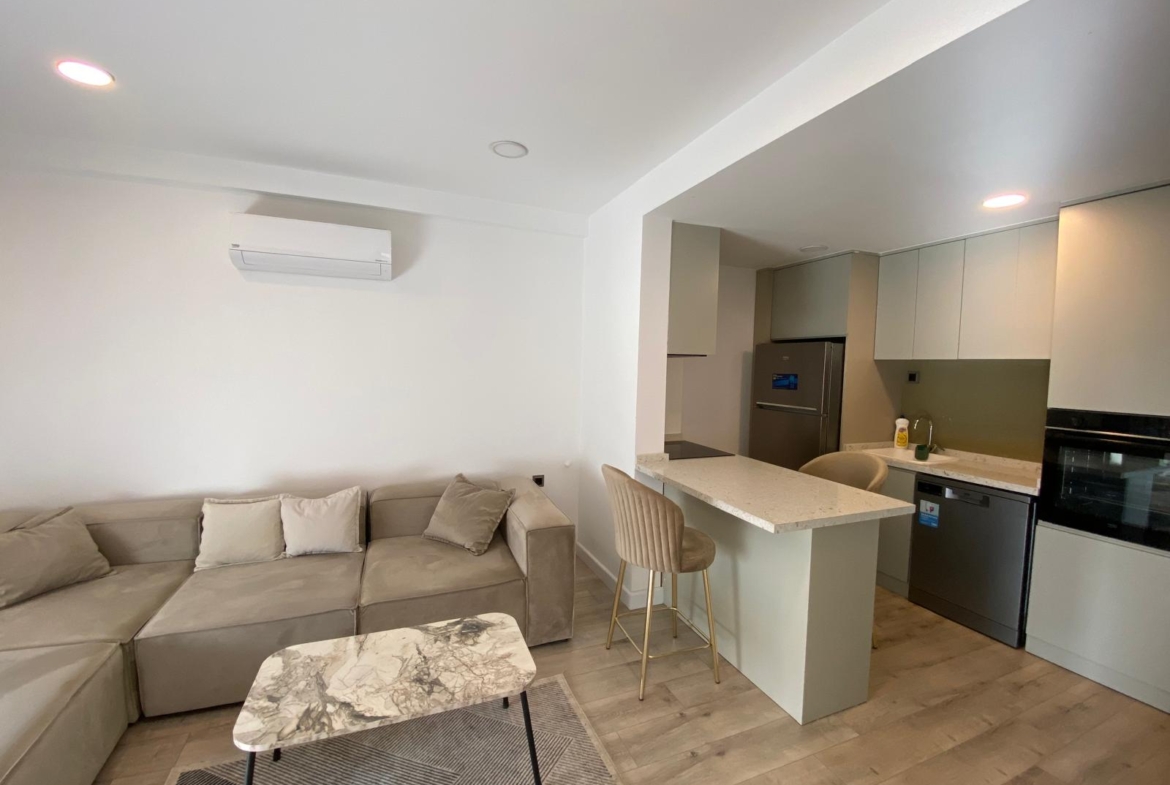 ALTINTAŞ’da K.OTOPARK-HAVUZ-İSKANLI SİTEDE EŞYALI 1+1 LÜKS DAİRE