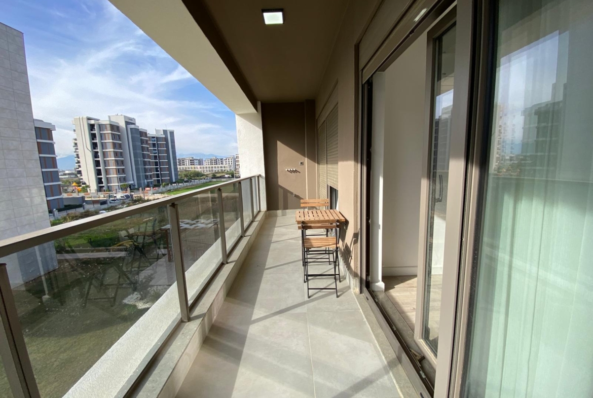 ALTINTAŞ’da K.OTOPARK-HAVUZ-İSKANLI SİTEDE EŞYALI 1+1 LÜKS DAİRE