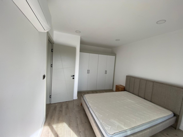 ALTINTAŞ’da K.OTOPARK-HAVUZ-İSKANLI SİTEDE EŞYALI 1+1 LÜKS DAİRE