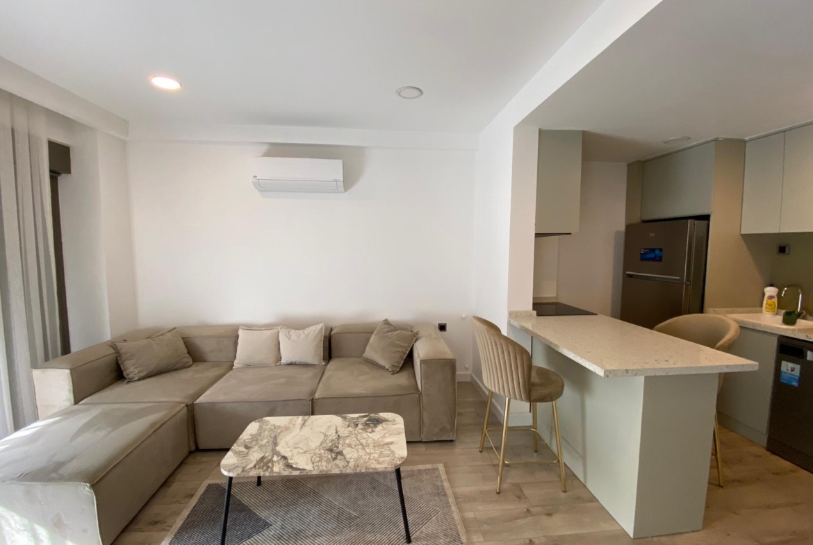 ALTINTAŞ’da K.OTOPARK-HAVUZ-İSKANLI SİTEDE EŞYALI 1+1 LÜKS DAİRE