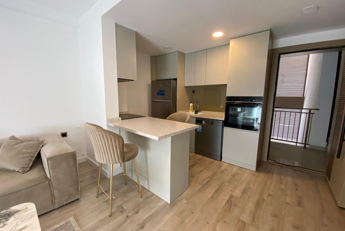 ALTINTAŞ’da K.OTOPARK-HAVUZ-İSKANLI SİTEDE EŞYALI 1+1 LÜKS DAİRE