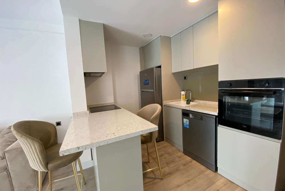 ALTINTAŞ’da K.OTOPARK-HAVUZ-İSKANLI SİTEDE EŞYALI 1+1 LÜKS DAİRE