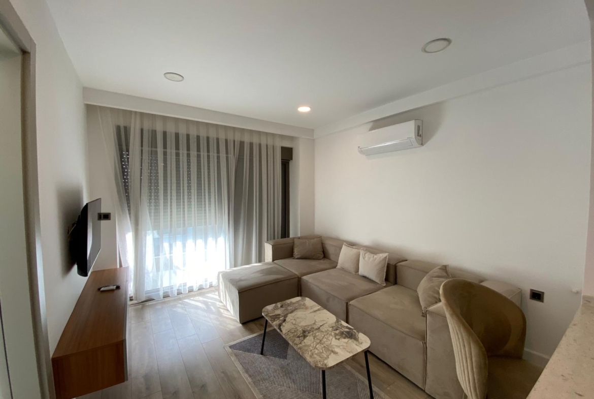 ALTINTAŞ’da K.OTOPARK-HAVUZ-İSKANLI SİTEDE EŞYALI 1+1 LÜKS DAİRE