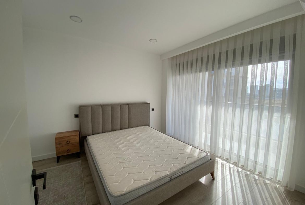 ALTINTAŞ’da K.OTOPARK-HAVUZ-İSKANLI SİTEDE EŞYALI 1+1 LÜKS DAİRE