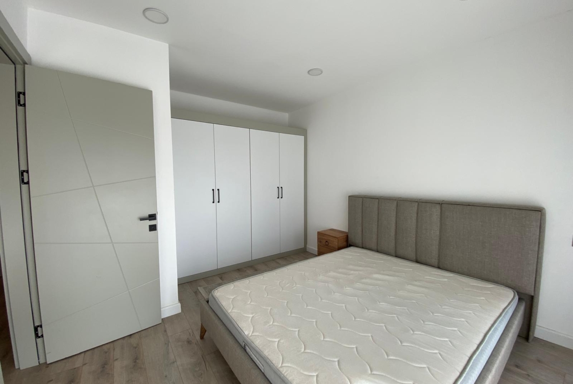 ALTINTAŞ’da K.OTOPARK-HAVUZ-İSKANLI SİTEDE EŞYALI 1+1 LÜKS DAİRE