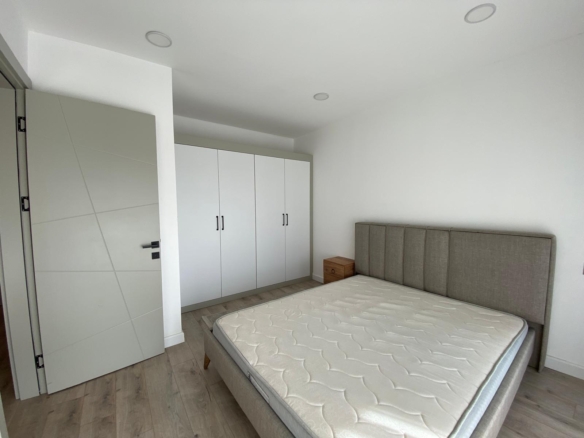 ALTINTAŞ’da K.OTOPARK-HAVUZ-İSKANLI SİTEDE EŞYALI 1+1 LÜKS DAİRE