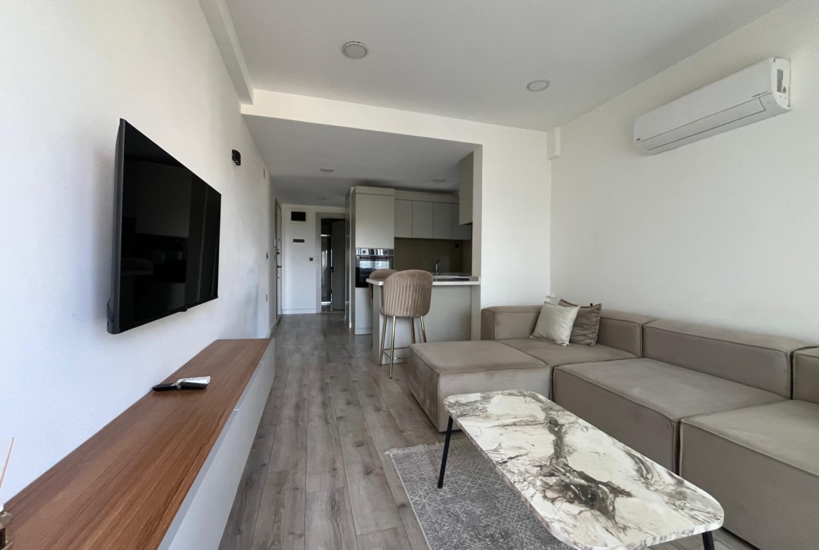 LÜKS SİTE’de KAP.OTOPARK-HAVUZLU-İSKANLI EŞYALI 1+1 GÜNEY CEPHE