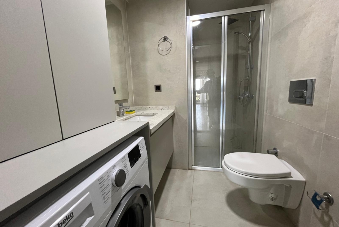 LÜKS SİTE’de KAP.OTOPARK-HAVUZLU-İSKANLI EŞYALI 1+1 GÜNEY CEPHE