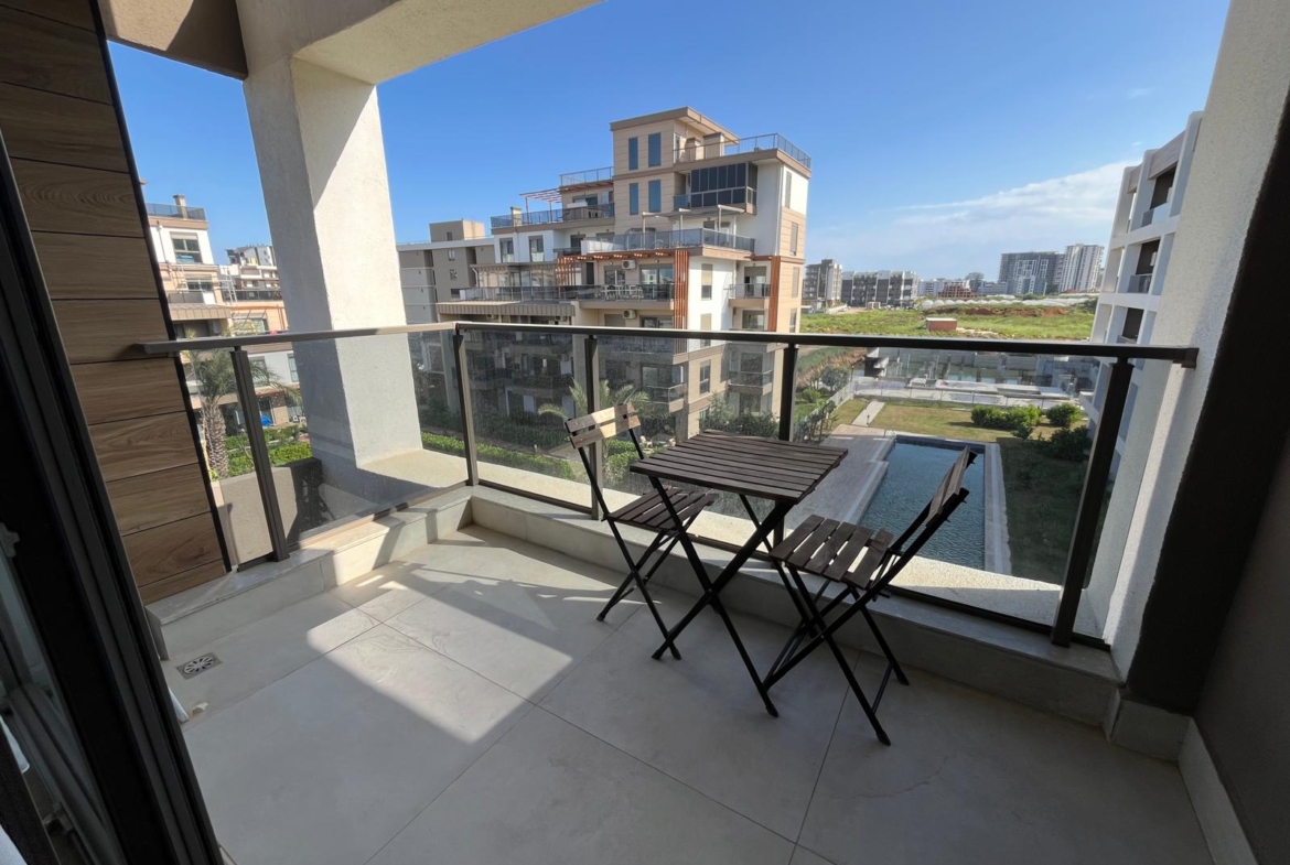 LÜKS SİTE’de KAP.OTOPARK-HAVUZLU-İSKANLI EŞYALI 1+1 GÜNEY CEPHE