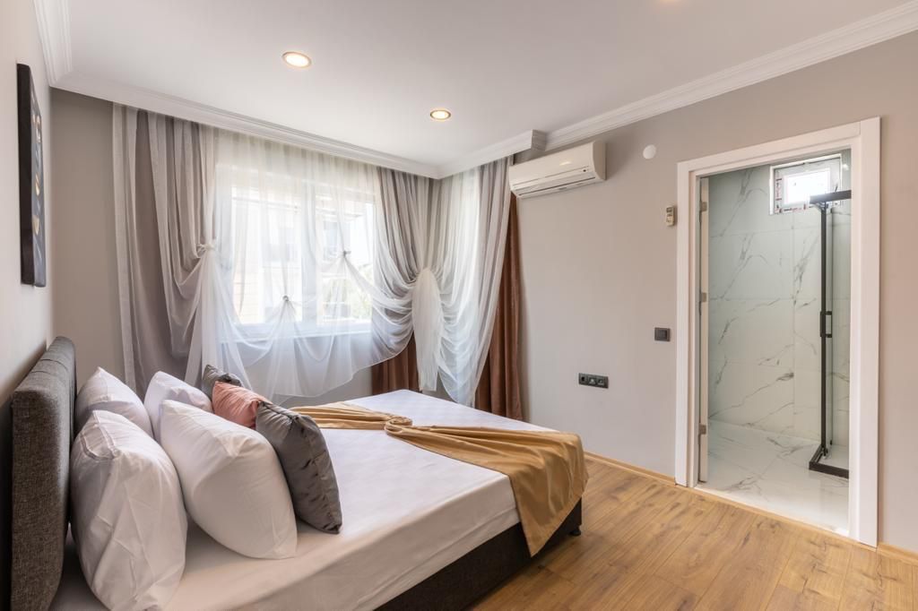 GÜZELOBA SİTE İÇERİSİNDE HAVUZLU FULL EŞYALI KİRALIK 2+1 DAİRE