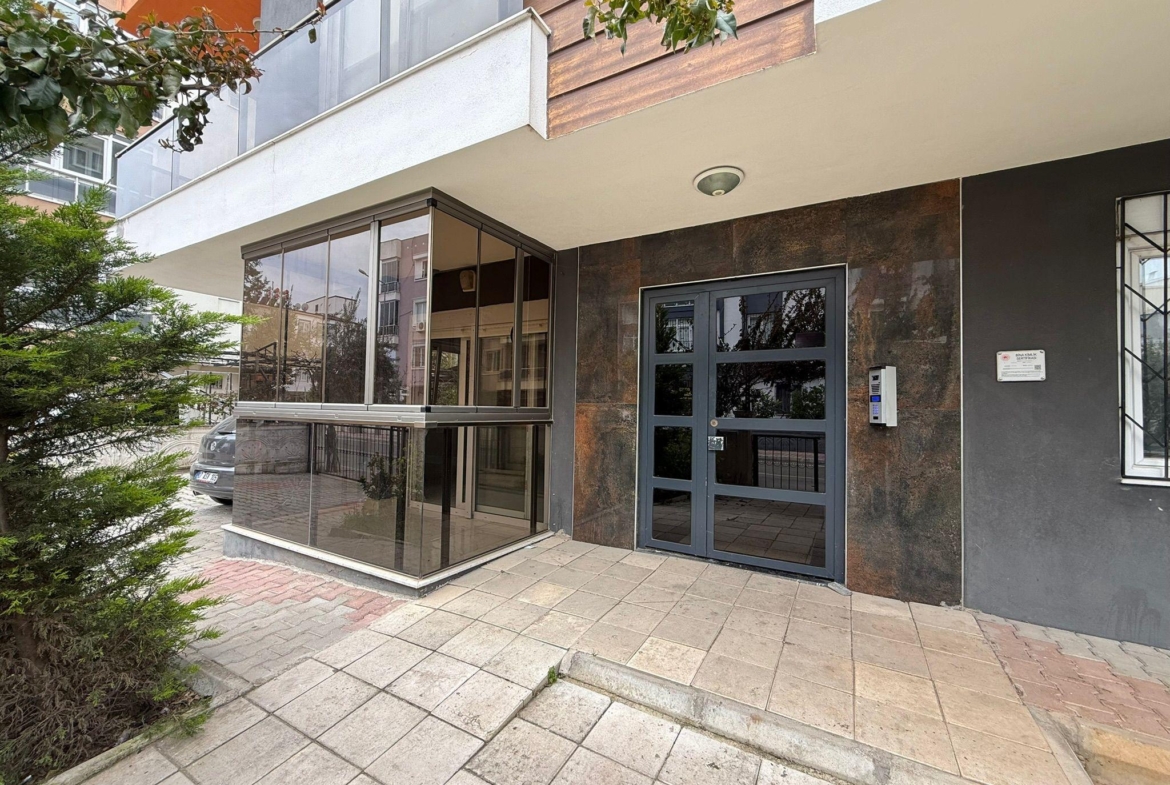 YATIRIMLIK YÜKSEK KİRA GETİRİLİ SATILIK DAİRE