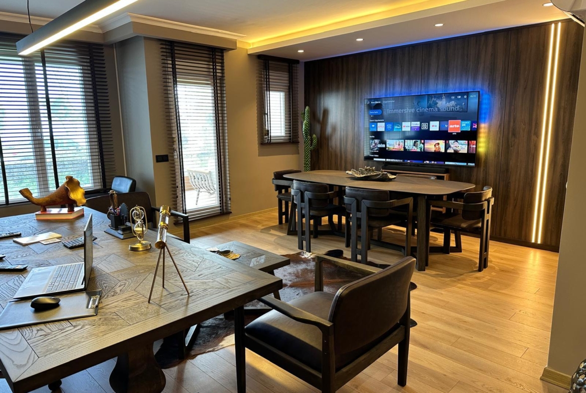 ESKİ LARA YOLUNDA DENİZ MANZARALI EŞYALI KİRALIK OFİS