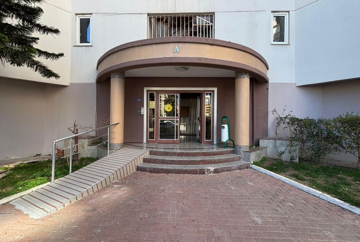 FENER MAHALLESİ MERKEZİ KONUMDA EŞYALI KİRALIK 1+1 DAİRE