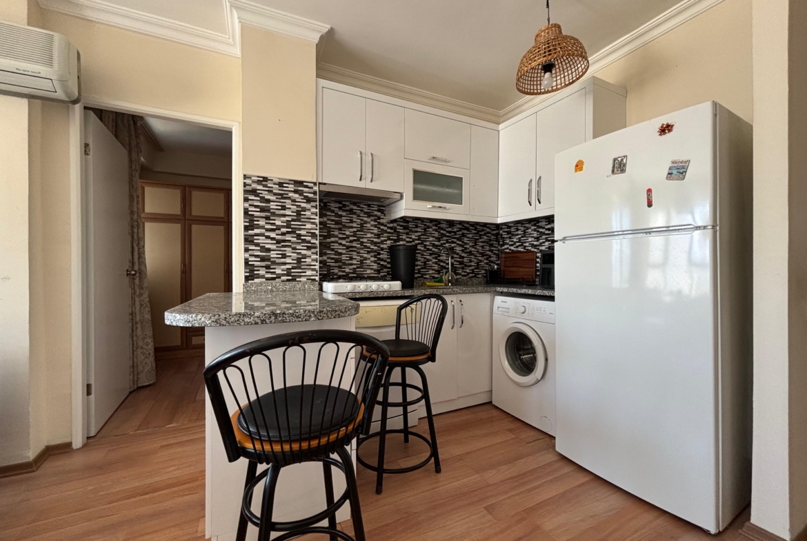 FENER MAHALLESİ MERKEZİ KONUMDA EŞYALI KİRALIK 1+1 DAİRE