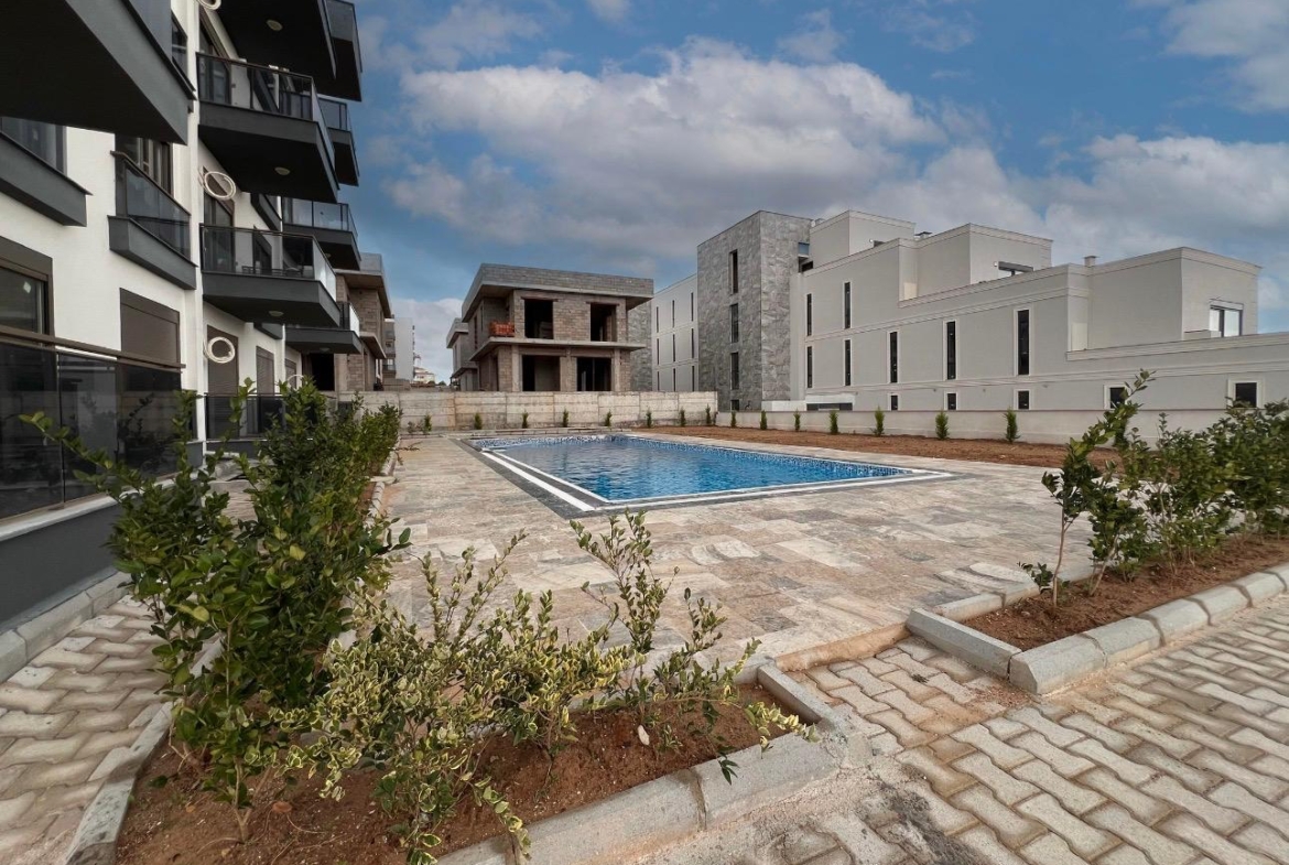 ALTİNTASDA 2+1 BAHÇE KATI SATILIK