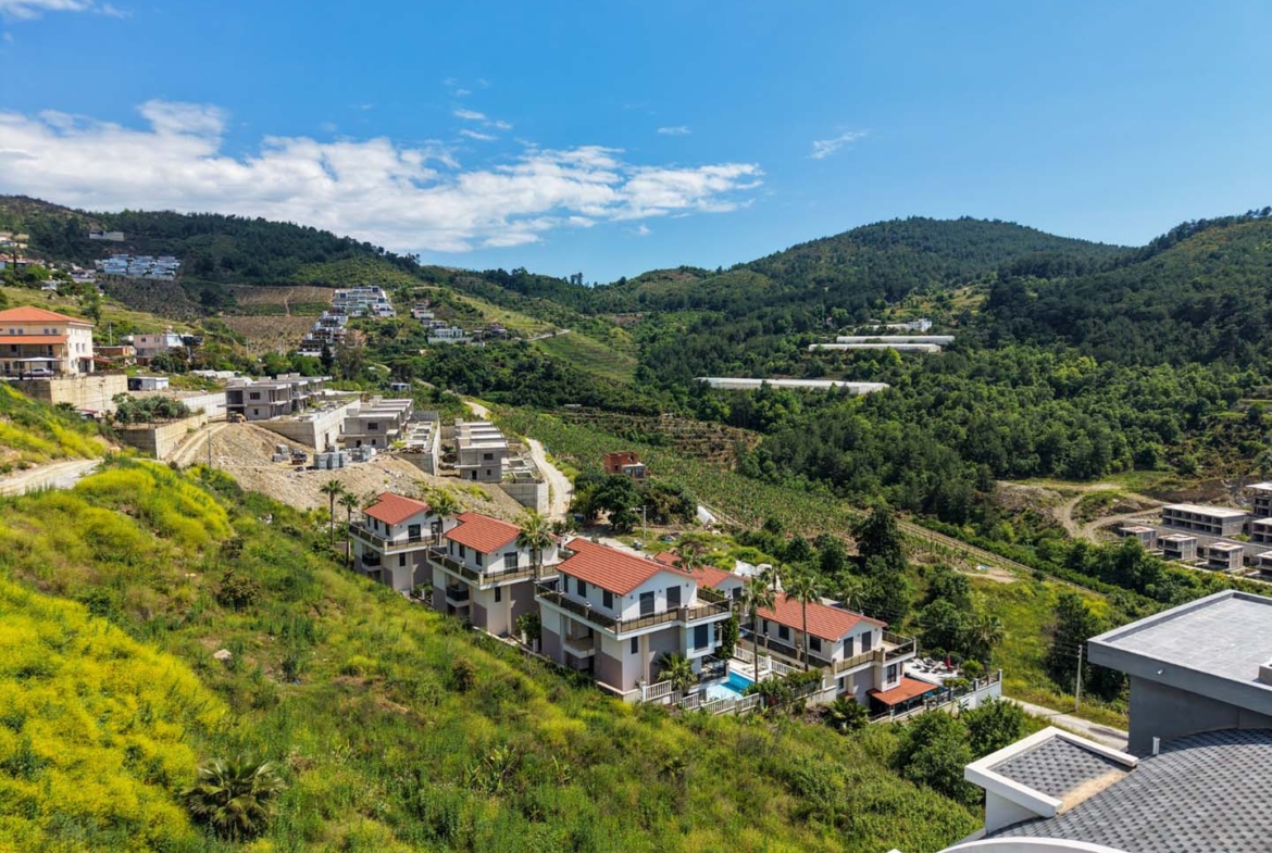 DENİZ MANZARALI ALANYA KARGICAKTA VATANDAŞLIĞA UYGUN 6+2 VİLLA