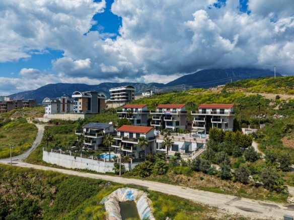 DENİZ MANZARALI ALANYA KARGICAKTA VATANDAŞLIĞA UYGUN 6+2 VİLLA