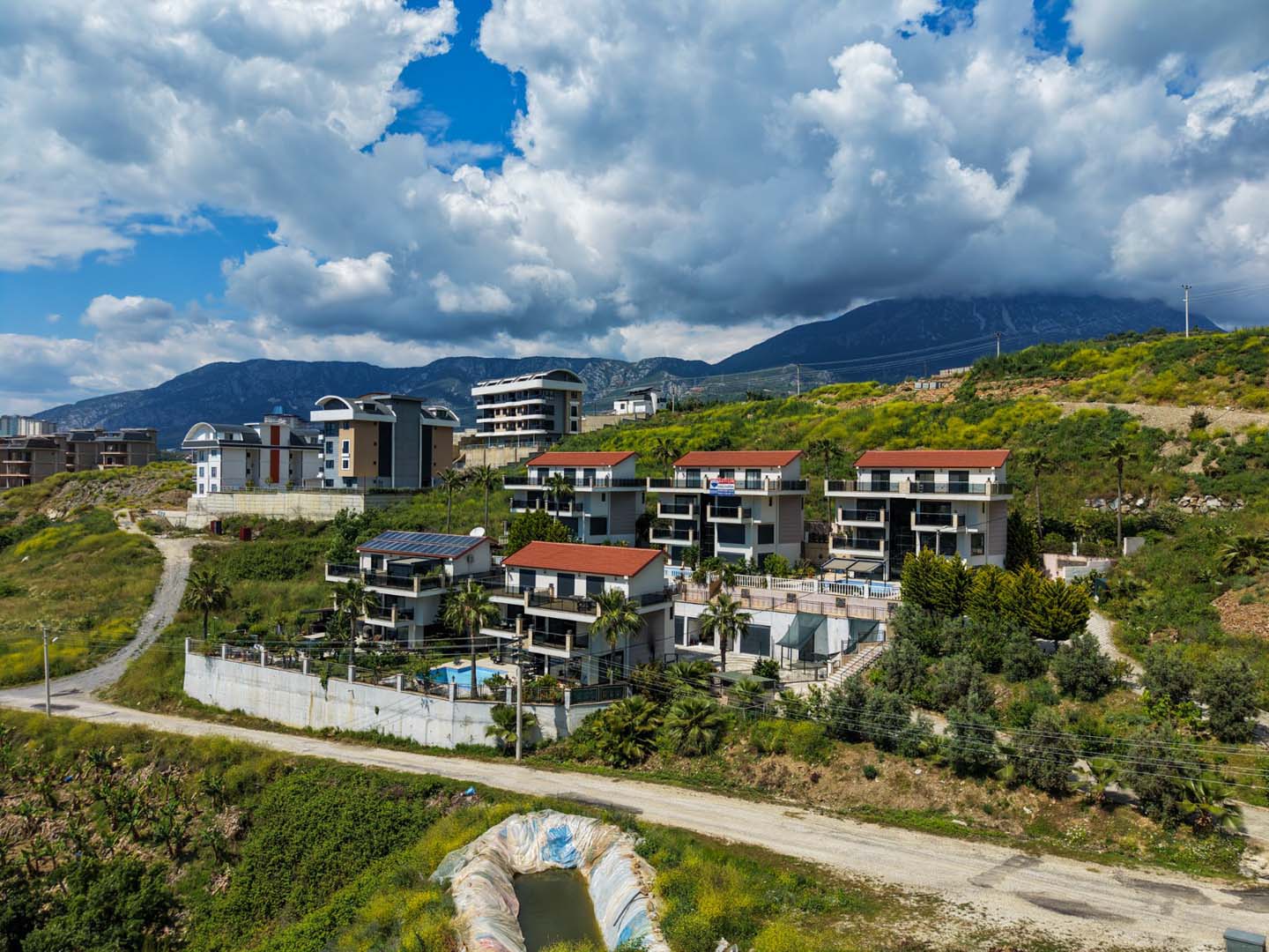 WhatsApp Image 2026-05-18 at 10.53.34 (6) DENİZ MANZARALI ALANYA KARGICAKTA VATANDAŞLIĞA UYGUN 6+2 VİLLA