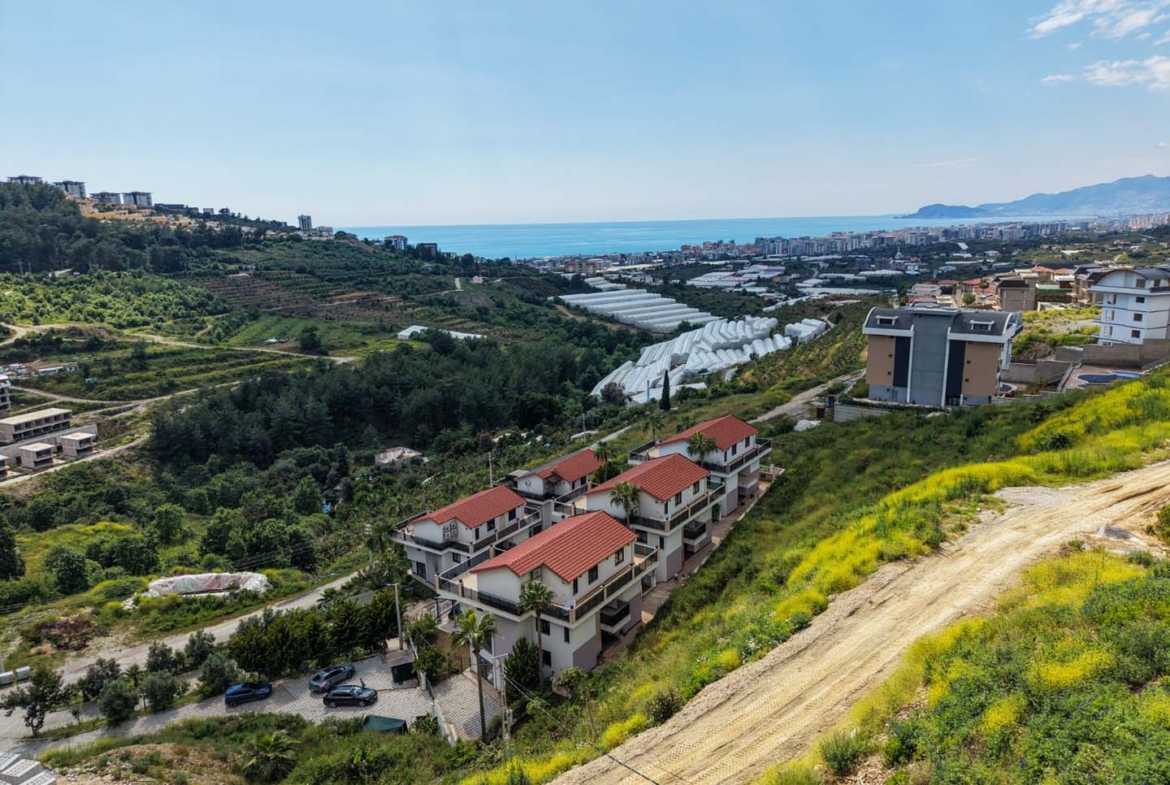 DENİZ MANZARALI ALANYA KARGICAKTA VATANDAŞLIĞA UYGUN 6+2 VİLLA