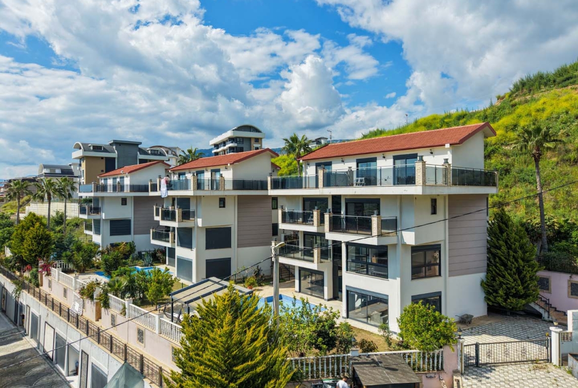 DENİZ MANZARALI ALANYA KARGICAKTA VATANDAŞLIĞA UYGUN 6+2 VİLLA