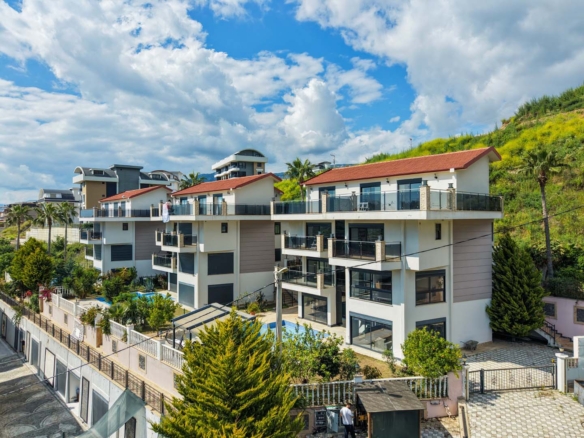 DENİZ MANZARALI ALANYA KARGICAKTA VATANDAŞLIĞA UYGUN 6+2 VİLLA