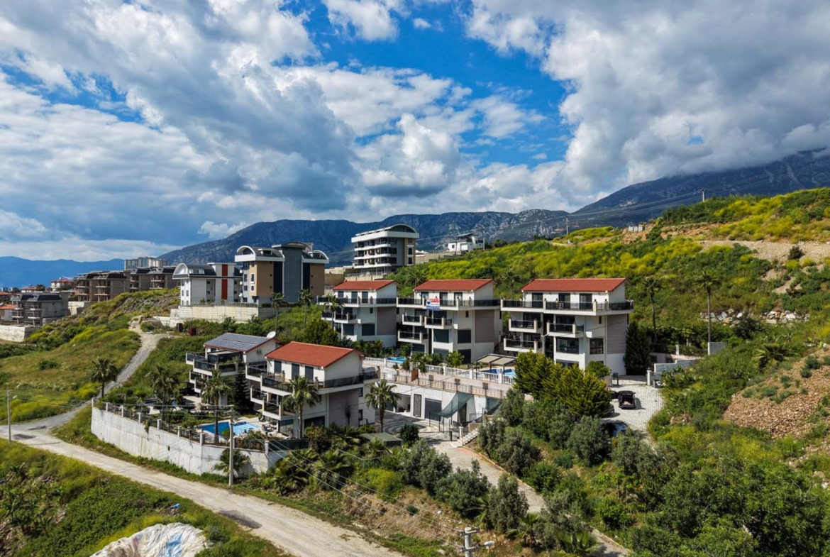 DENİZ MANZARALI ALANYA KARGICAKTA VATANDAŞLIĞA UYGUN 6+2 VİLLA
