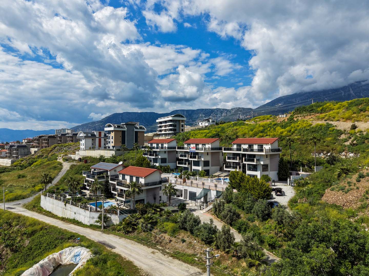 WhatsApp Image 2026-05-18 at 10.53.34 (9) DENİZ MANZARALI ALANYA KARGICAKTA VATANDAŞLIĞA UYGUN 6+2 VİLLA