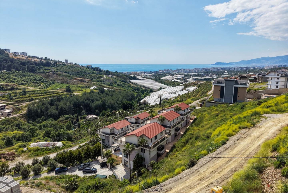 DENİZ MANZARALI ALANYA KARGICAKTA VATANDAŞLIĞA UYGUN 6+2 VİLLA