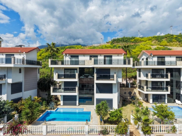 DENİZ MANZARALI ALANYA KARGICAKTA VATANDAŞLIĞA UYGUN 6+2 VİLLA
