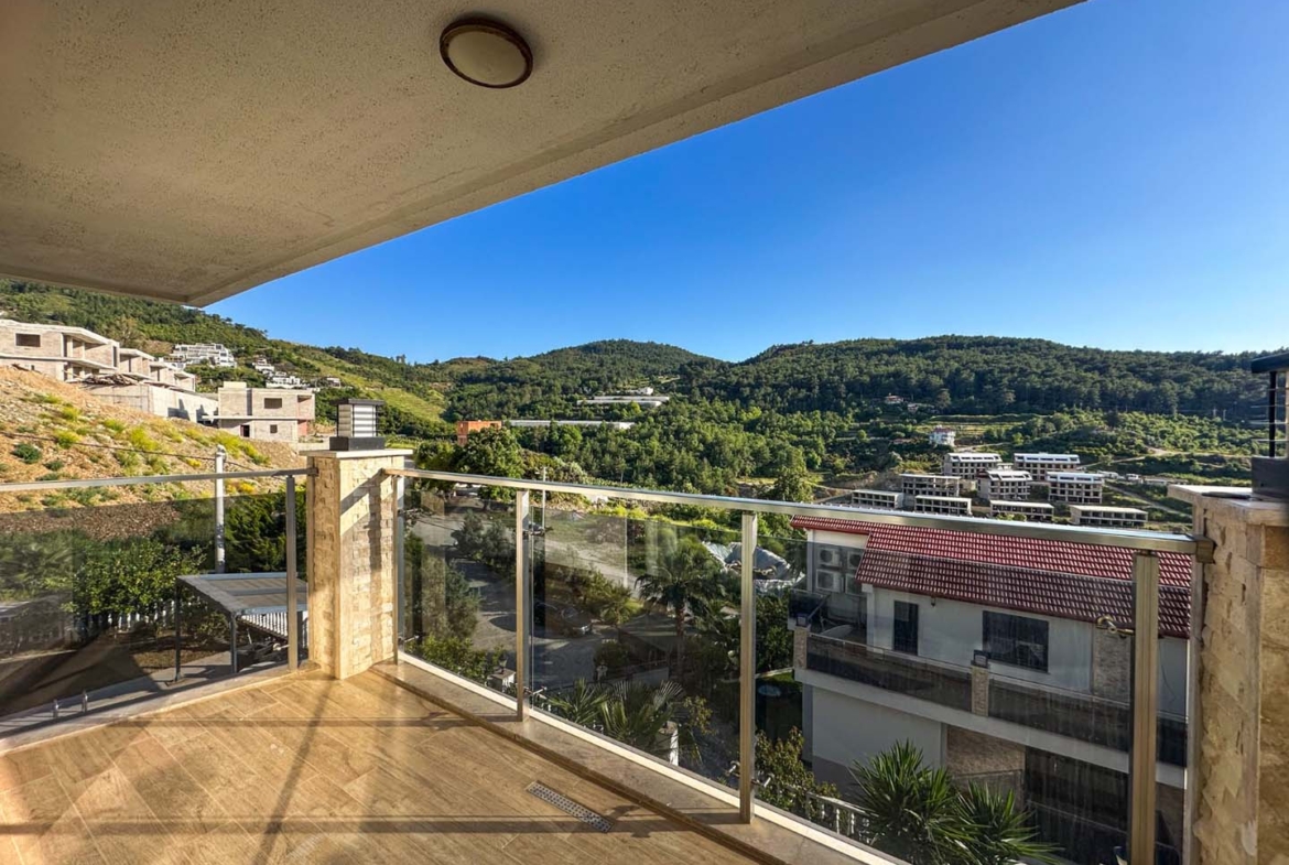 DENİZ MANZARALI ALANYA KARGICAKTA VATANDAŞLIĞA UYGUN 6+2 VİLLA