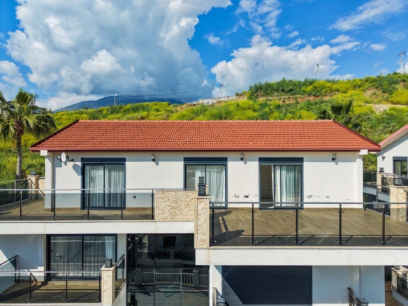DENİZ MANZARALI ALANYA KARGICAKTA VATANDAŞLIĞA UYGUN 6+2 VİLLA