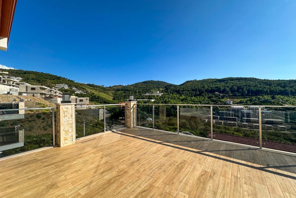 DENİZ MANZARALI ALANYA KARGICAKTA VATANDAŞLIĞA UYGUN 6+2 VİLLA