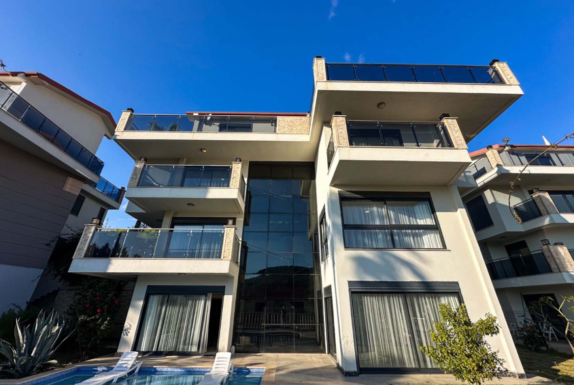 DENİZ MANZARALI ALANYA KARGICAKTA VATANDAŞLIĞA UYGUN 6+2 VİLLA