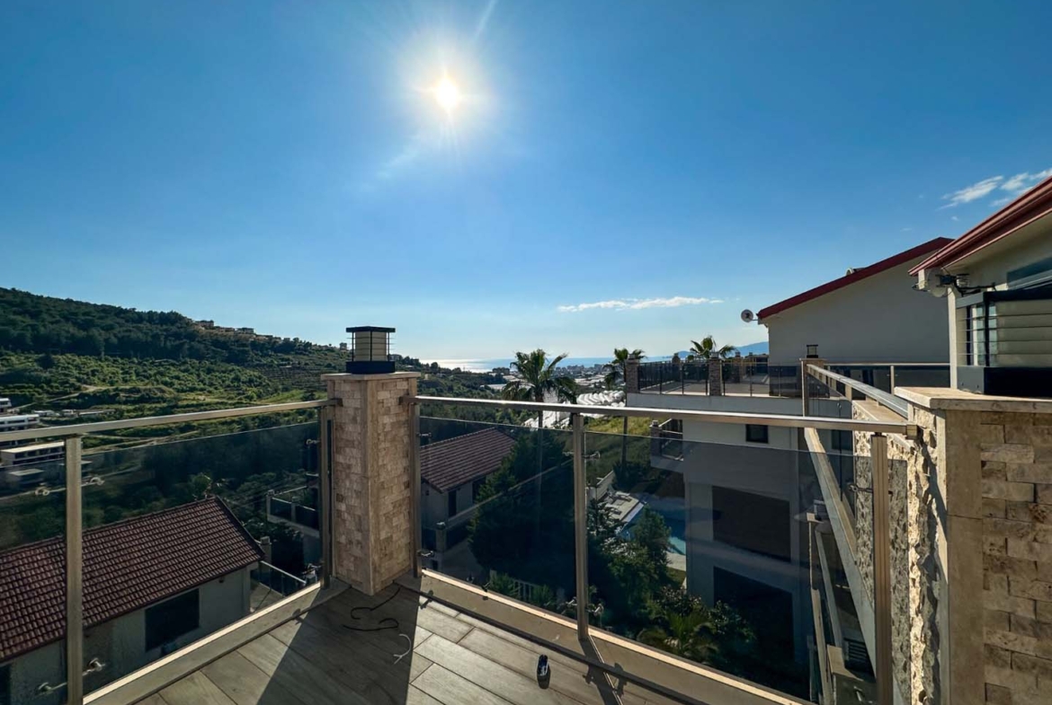 DENİZ MANZARALI ALANYA KARGICAKTA VATANDAŞLIĞA UYGUN 6+2 VİLLA