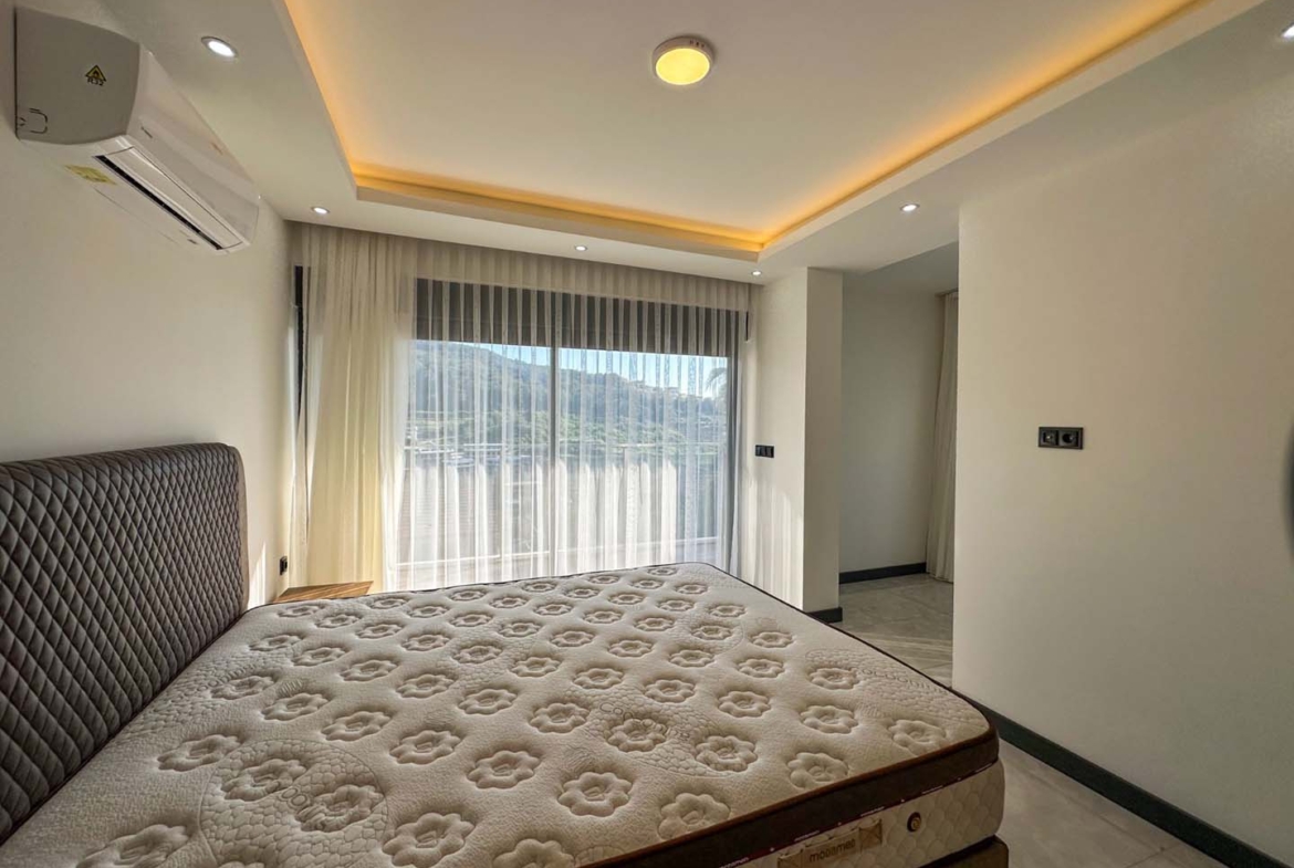 DENİZ MANZARALI ALANYA KARGICAKTA VATANDAŞLIĞA UYGUN 6+2 VİLLA