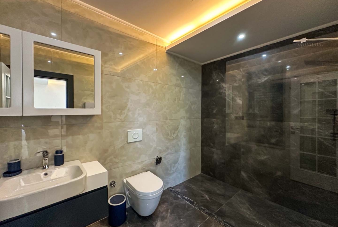 DENİZ MANZARALI ALANYA KARGICAKTA VATANDAŞLIĞA UYGUN 6+2 VİLLA