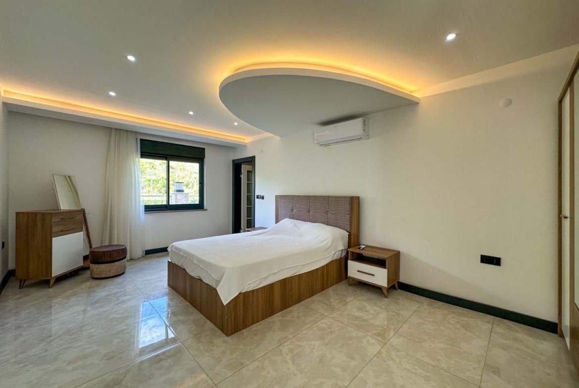 DENİZ MANZARALI ALANYA KARGICAKTA VATANDAŞLIĞA UYGUN 6+2 VİLLA