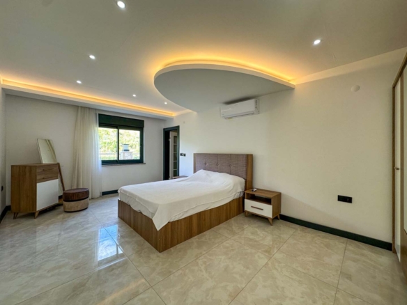 DENİZ MANZARALI ALANYA KARGICAKTA VATANDAŞLIĞA UYGUN 6+2 VİLLA