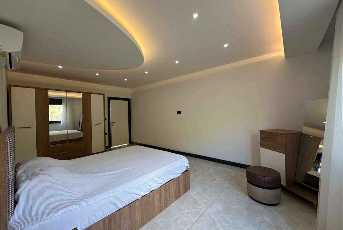 DENİZ MANZARALI ALANYA KARGICAKTA VATANDAŞLIĞA UYGUN 6+2 VİLLA
