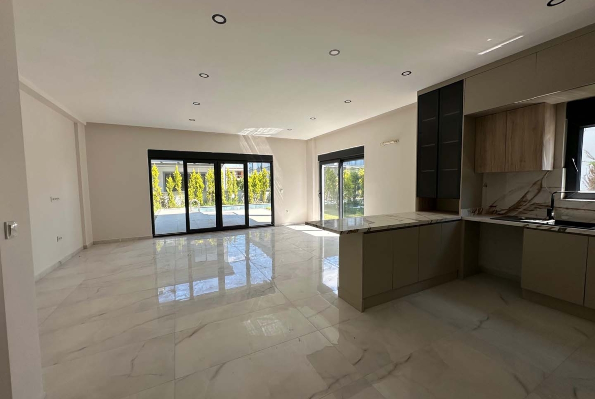 Döşemealtı Altınkale de Özel Havuzlu Lüks Villa Sitesi