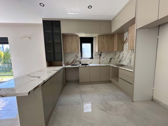 Döşemealtı Altınkale de Özel Havuzlu Lüks Villa Sitesi