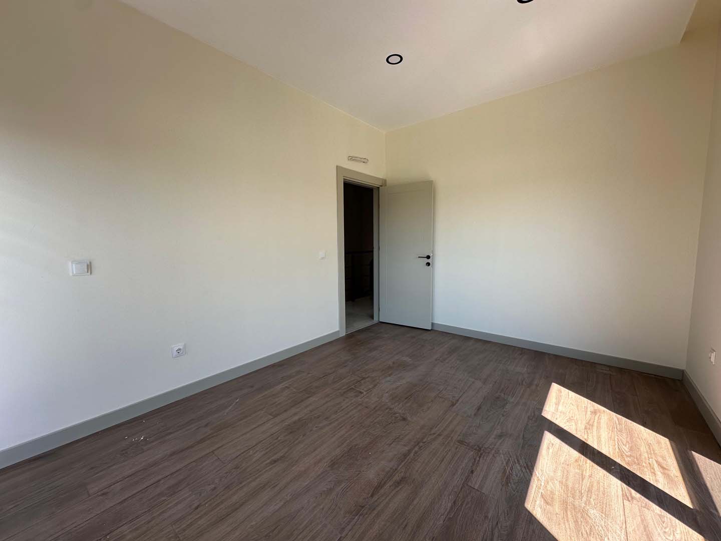 WhatsApp Image 2026-05-18 at 19.30.24 (16) Döşemealtı Altınkale de Özel Havuzlu Lüks Villa Sitesi