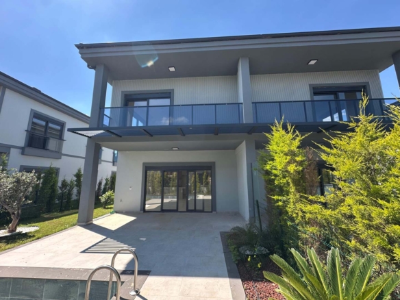 Döşemealtı Altınkale de Özel Havuzlu Lüks Villa Sitesi