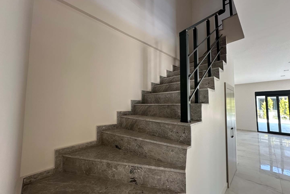 Döşemealtı Altınkale de Özel Havuzlu Lüks Villa Sitesi