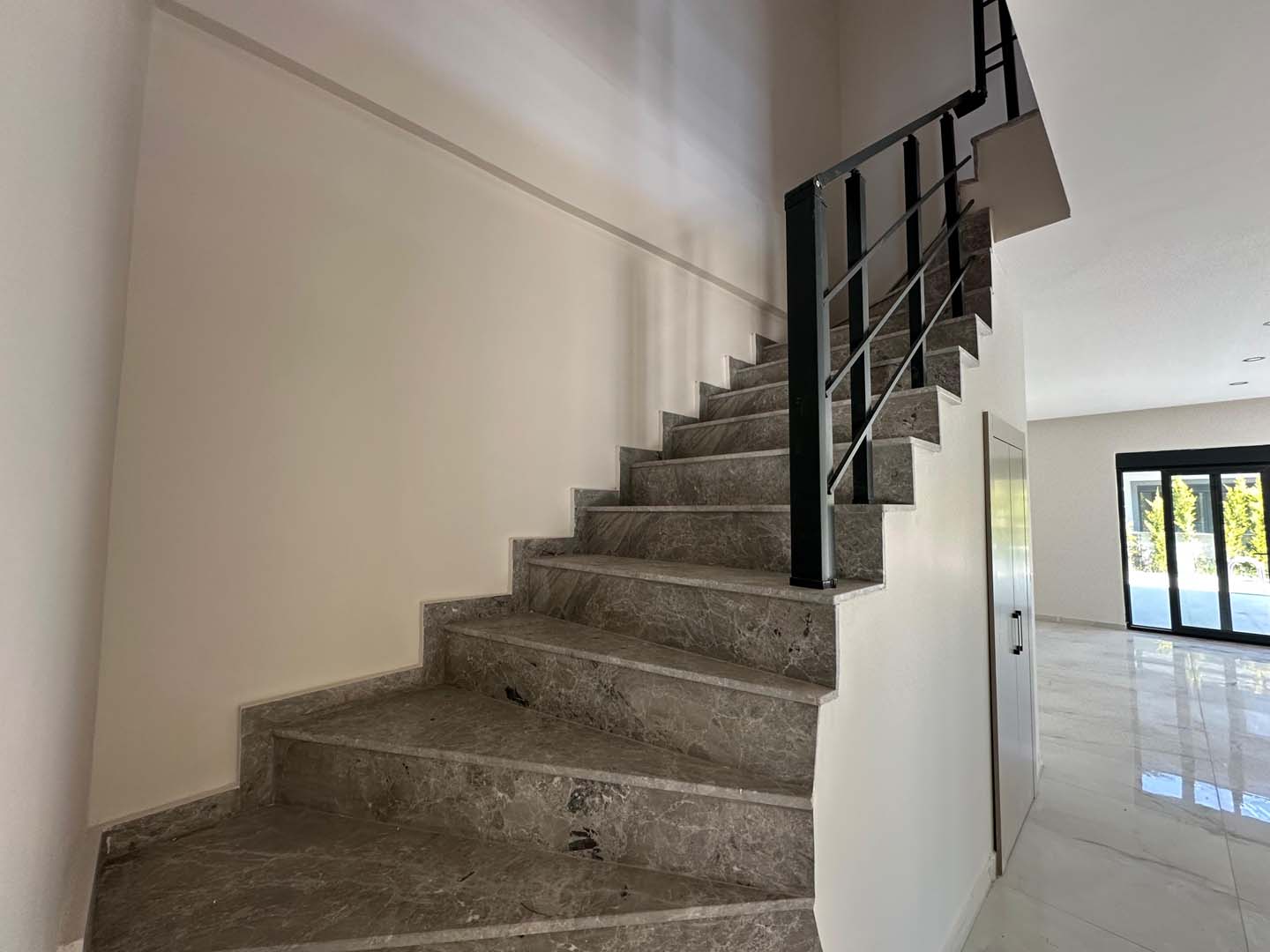 WhatsApp Image 2026-05-18 at 19.30.24 (5) Döşemealtı Altınkale de Özel Havuzlu Lüks Villa Sitesi