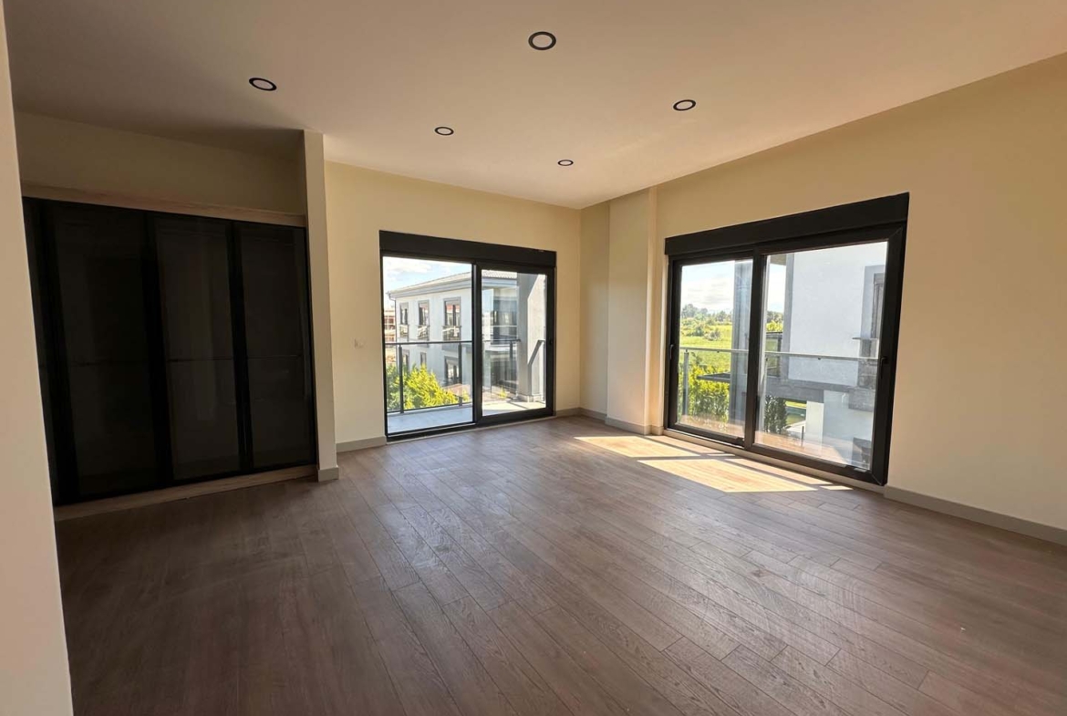 Döşemealtı Altınkale de Özel Havuzlu Lüks Villa Sitesi