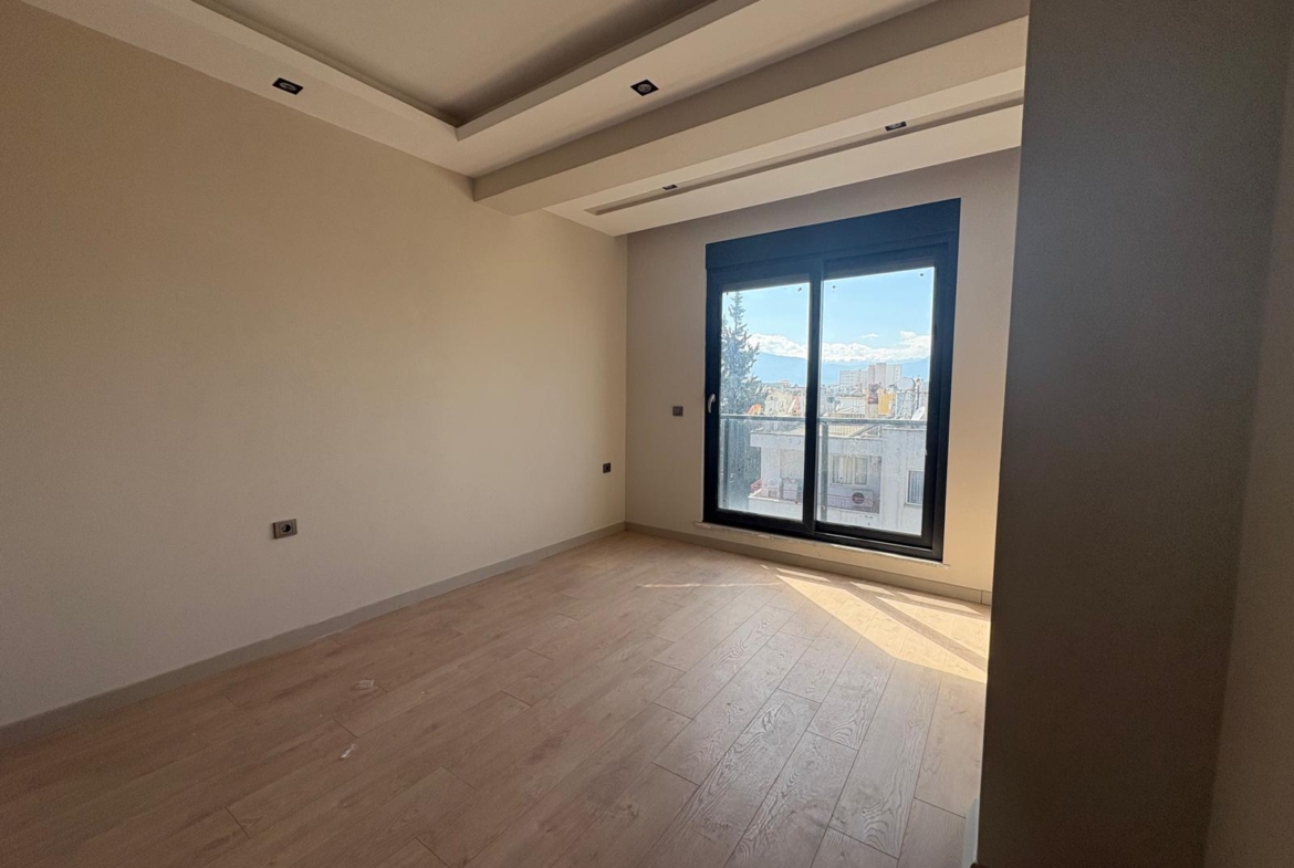 Muratpaşa Varlık Mahallesi’nde Satılık Lüks 3+1 Sıfır Yerden Isıtmalı Dubleks Daire
