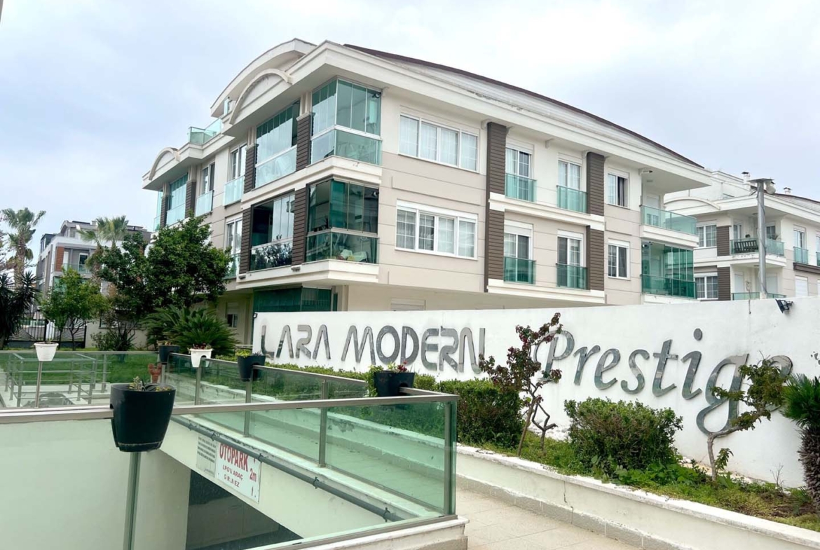 Güzeloba’da Kapalı Otoparklı Lüks Site İçinde 4+1 Satılık Daire